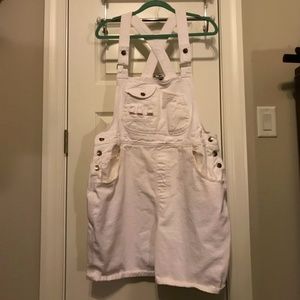 J.L.N.Y. white denim overall shorts with LOTS of pockets (18)